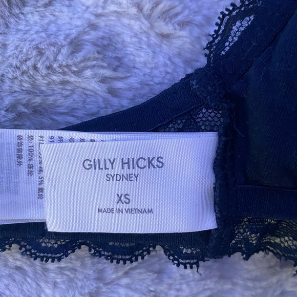 ✨3/$15✨ Hollister Bralette - Picture 2 of 2